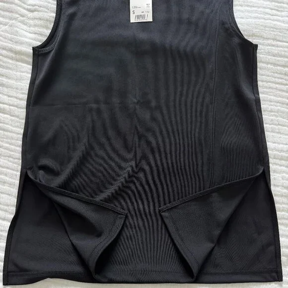 ✨ UNIQLO Sleeveless Top Brand New with Tags! ✨ - Picture 5 of 9